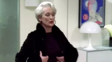La lampe blanche Louis Poulsen de Miranda Priestly (Meryl Streep) dans Le diable s'habille en prada