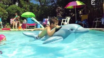 El delfín inflable en las instrucciones de uso de los padres
