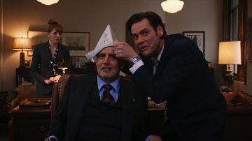 The Rolex watch Submariner of Mr. Popper (Jim Carrey) in Mr. Popper's Penguins