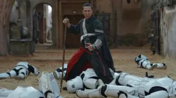 La batuta de Chirrut Imwe (Donnie Yen) en Rogue One: A Star Wars Story