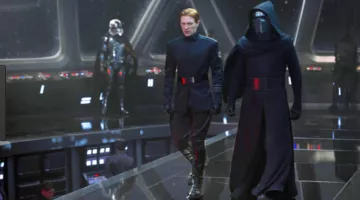 La tunique à capuche de Kylo Ren (Adam Driver) dans Star Wars VII : Le réveil de la force