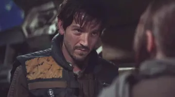 The jacket with yoke yellow Cassian Andor (Diego Luna) in Rogue One : A Star Wars Story
