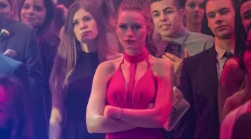 Cheryl Fleur (Madelaine Petsch) Robe Rouge à Riverdale S1E11