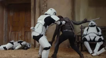 The boots Jyn Erso (Felicity Jones) in Rogue One : A Star Wars Story