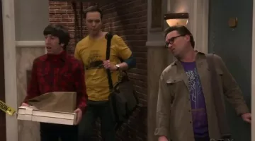 Le T-shirt arbre violet de Leo­nard Hof­stad­ter (Johnny Galecki) dans The Big Bang Theory S10E23