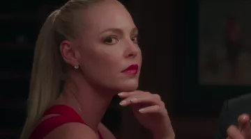 The earrings of Tessa Connover (Katherine Heigl) in Unforgettable