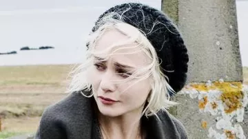 Gorra negra de Riley Blue (Tuppence Middleton) en Sense8