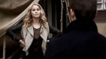 Rebekah Mikaelson (Claire Holt) BCBGMAXAZRIA's top en The Originals S1E9
