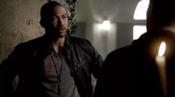 Camisa de Marcel Gerard (Charles Michael Davis) Diesel en The Originals S1E9