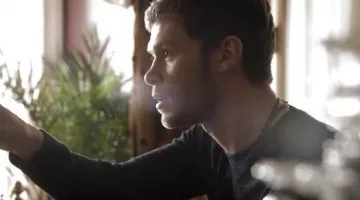 Suéter de Klaus Mikaelson (Joseph Morgan) Alternative Apparel en The Originals S1E8