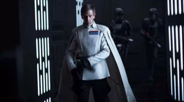 The cape of the Director Krennic (Ben Mendelsohn) in Rogue One : A Star Wars Story