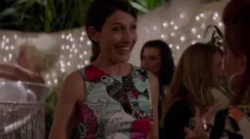 The dress with prints of Abby McCarthy (Lisa Edelstein) in Girlfriend''s guide to divorce S02E03