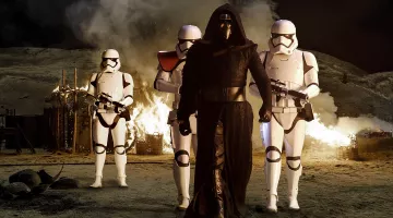 La pince de ceinture pour sabre laser de Kylo Ren (Adam driver) dans Star Wars VII