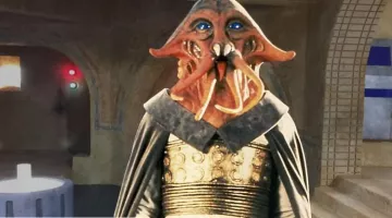 The mask and the hands of Tessek from Star Wars V : return of The Jedi