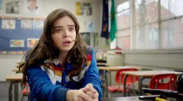 The jacket Nadine Franklin (Hailee Steinfeld) in The Edge of Seventeen