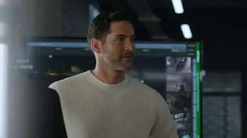 Jack & Jones Waffle knit Sweater worn by Colin Glass (Tom Ellis) as seen in CIA (S01E10)