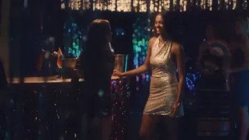 Pantalon nu court en sequins de Zara porté par Eve Alero tel que vu dans Made in Chelsea (S32E03)