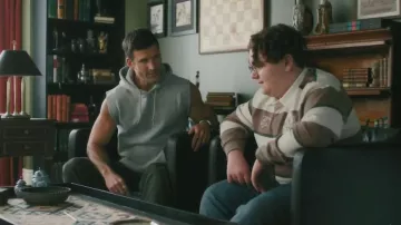 Sudadera sin mangas Champion llevada por Jesse (Parker Young) como se ve en Eternally Yours (S01E01)
