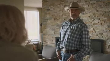 Camisa western con estampado de cuadros Cinch usada por Jack Bartlett (Shaun Johnston) vista en Heartland (S20E02)