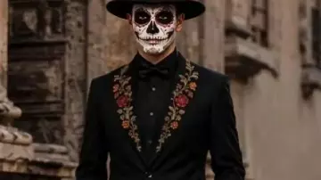Traje negro de esmoquin de calavera de azúcar de Halloween del Día de los Muertos