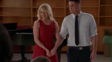the red dress of Quinn Fabray (Dianna Agron) in Glee S05E13