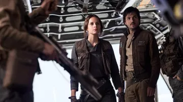 The complete outfit of Cassian Andor (Diego Luna) in Rogue One : A Star Wars Story
