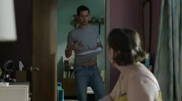 Hannah Horvath's (Lena Dunham) Maybelline mascara in Girls S06E05