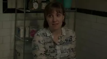 Hannah Horvath's (Lena Dunham) bubble bath elixir in Girls S04E05
