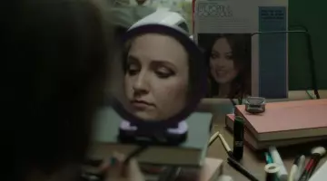 Hannah Horvath's (Lena Dunham) eyeshadow in Girls S03E12