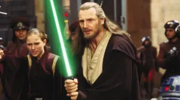 the lightsaber Who Gon Jinn (Liam Neeson) in Star Wars I : The phantom menace
