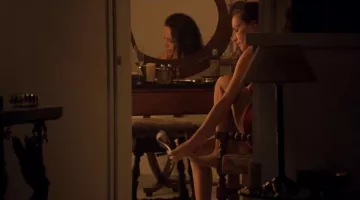 Allegra Pazzi (Francesca Neri) Santa Maria Novella Acqua di Colonia en Hannibal