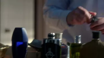 Asher Meule (Matt McGorry) John Varvatos parfum dans la Façon De s'en tirer Avec Assassiner S02E10