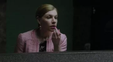 Gina Sadowski (Andrea Syglowski) Tarte LipSurgence in How To Get Away With Murder S01E01
