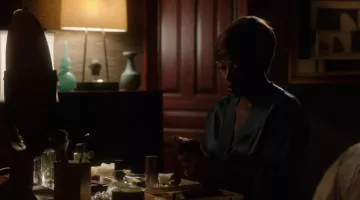 Annalise Keating (Viola Davis) Tocca parfum dans la Façon De s'en tirer Avec Assassiner dans S01E04