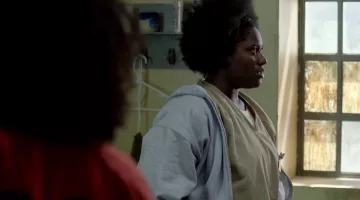 Tasha de Jefferson (Danielle Brooks) de la Vaseline, de la gelée de pétrole dans Orange is The New Black S02E03