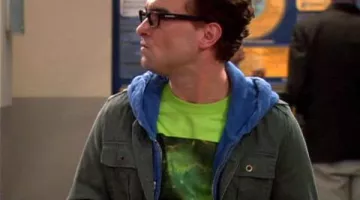 The t-shirt Tirippy Galaxy of Leonard Hofstadter (Johnny Galecki) The Big Bang Theory S01E13