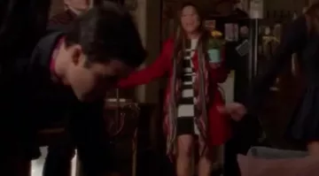 El vestido blanco y negro de Tina Cohen-Chang (Jenna Ushkowitz) en Glee S05E17
