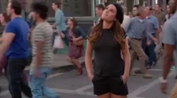 Pantalones cortos de bolsillo de cuero de Rachel Berry (Lea Michele) en Glee S05E20