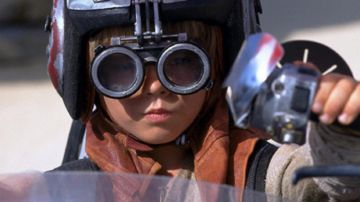 The mask of driver of Anakyn Skywalker in Star Wars I : The phantom menace