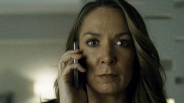 The Nokia Lumia Heather Dunbar (Elizabeth Marvel) in House of Cards S03E01