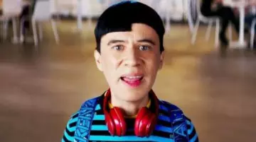 Le casque Sam­sung sans fil rouge dans Zoo­lan­der 2