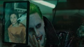 La tableta Samsung Galaxy del comodín (Jared Leto) en Suicide Squad