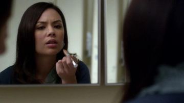 Color de labios Clinique de Mona Vanderwaal (Janel Parrish) en Pretty Little Liars S03E22