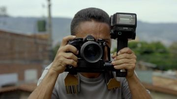Le reflex Nikon vu dans Narcos