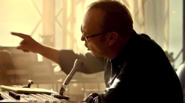 The mic Sonotone CM 10A of Monarch (Michael Keaton) in Need for speed