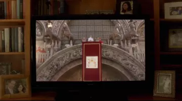 Tv Sharp view in The Young Pope