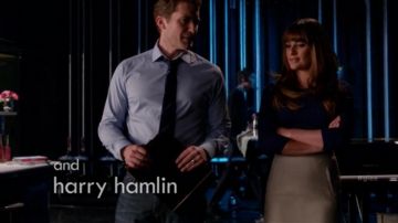 la jupe beige de Ra­chel Berry (Lea Mi­chele) dans Glee S06E04 #journeedelajupe
