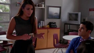 the iphone 5's Rachel Berry (Lea Michele) in Glee S06E10