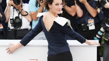 The pants Jacquemus Jeanne Balibar at the red carpet at the 70th festival de Cannes