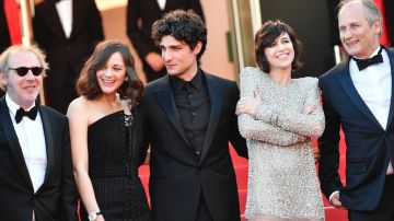 Dress Saint Laurent, Charlotte Gainsbourg on the red carpet of the 70th Festival de Cannes